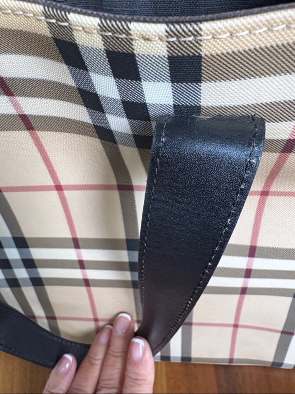 Burberry Beige Check Shoulder Bag with Black Straps
Not sure if it is authentic. - Picture 7 of 10